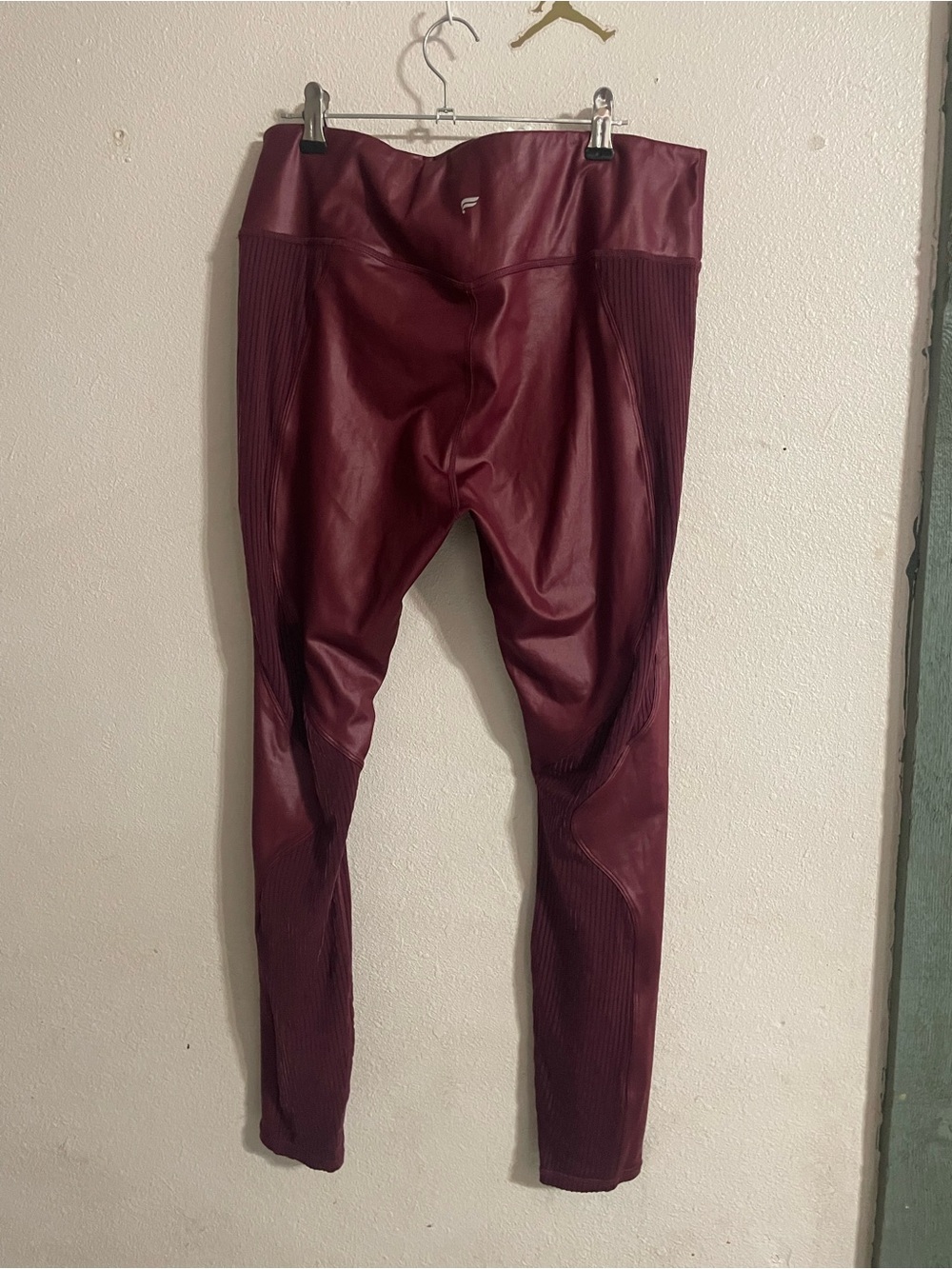 Fabletics Merlot Shine Motion365+ Contour High Waisted Leggings - Picture 5 of 6